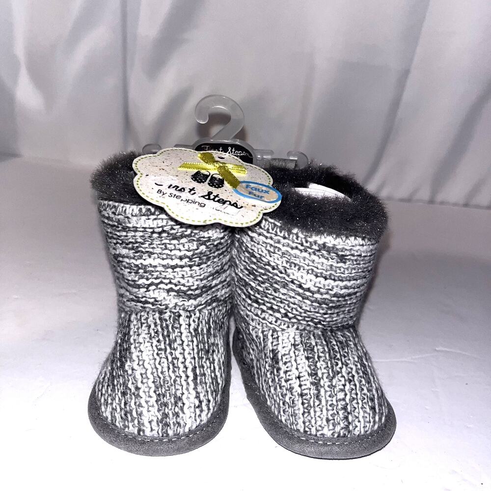 First Steps Baby Booties 0-3M Gray Knit Faux Fur Winter Pre-Walker NWT